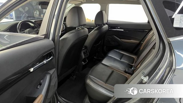 Kia Seltos 2022 Серый из Кореи, фото 2