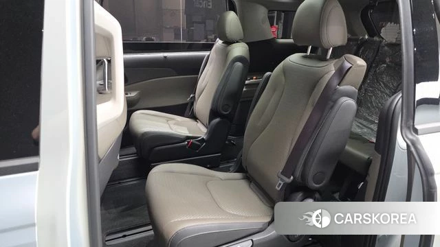 Kia The New Carnival 4th Generation 2024 Серебристо-серый из Кореи, фото 2