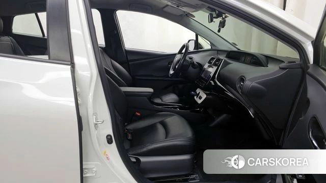 Toyota Prius 4th Generation 2018 Белый из Кореи, фото 2