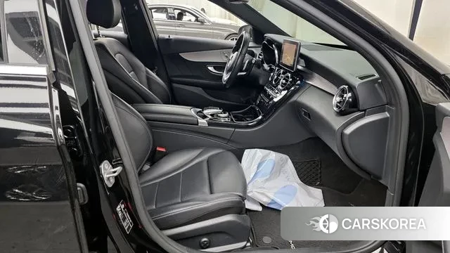 Mercedes-Benz C-Class W205 2018 Черный из Кореи, фото 2