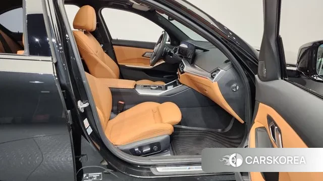 BMW 3 Series (G20) 2023 Черный из Кореи, фото 2