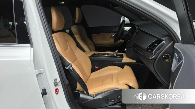 Volvo XC90 second Generation 2021 Белый из Кореи, фото 2