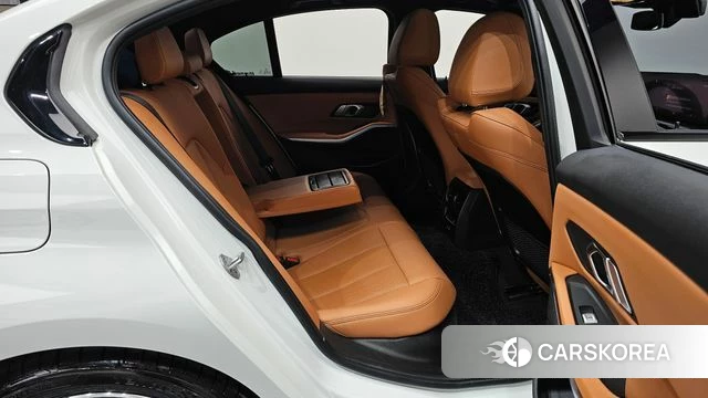 BMW 3 Series (G20) 2023 Белый из Кореи, фото 2