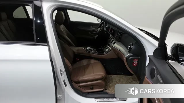 Mercedes-Benz E-Class W213 2020 Белый из Кореи, фото 2