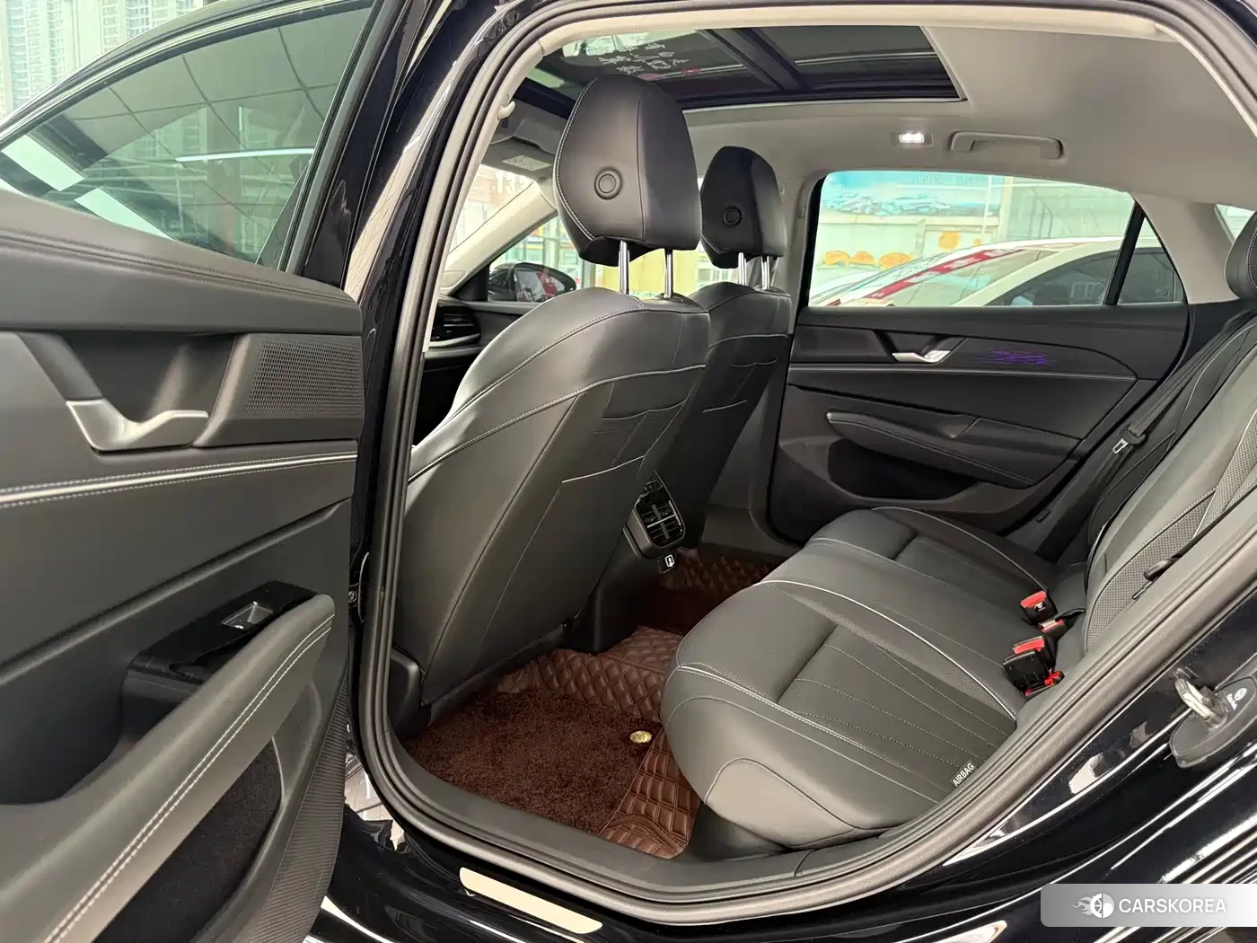 Volkswagen Passat 2025 Черный из Китая, фото 2