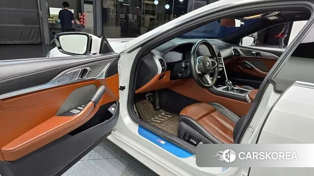 BMW 8 Series (G15) 2019 Белый из Кореи, фото 2