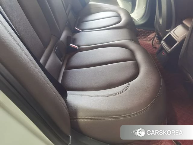 BMW 1 series 2023 Белый из Китая, фото 2