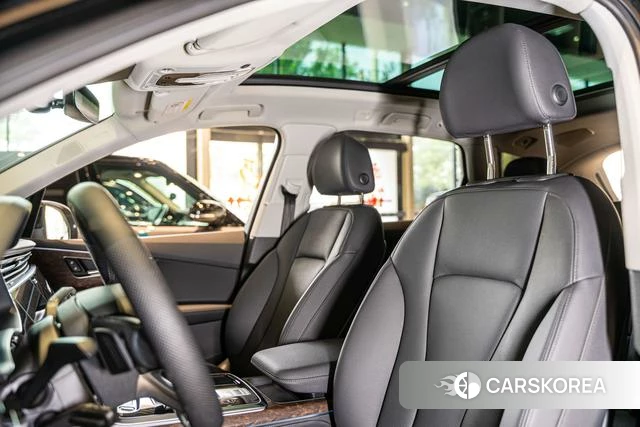 Audi Q7 2023 Черный из Китая, фото 2