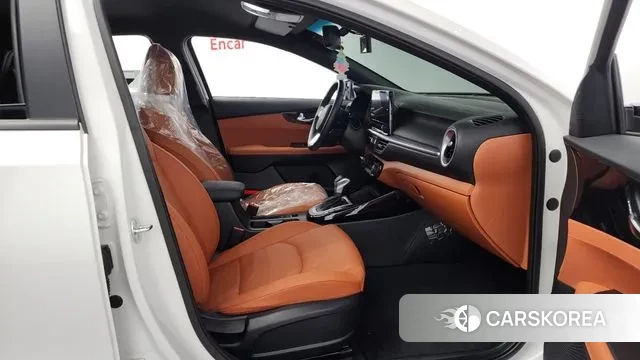 Kia The New K3 2nd generation 2023 Белый из Кореи, фото 2