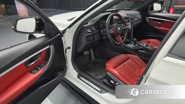 BMW 3 Series (F30) 2018 Белый из Кореи, фото 2