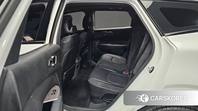 Kia Sportage 5th Generation Hybrid 2024 Белый из Кореи, фото 2