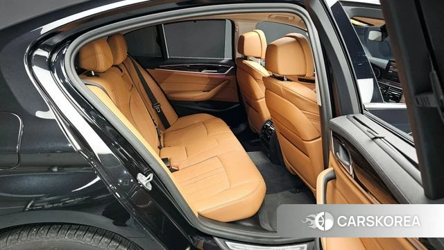 BMW 5 Series (G30) 2023 Черный из Кореи, фото 2