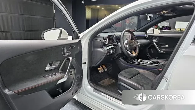 Mercedes-Benz A-Class W177 2021 Белый из Кореи, фото 2