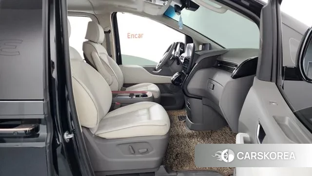 Hyundai Staria 2023 Черный из Кореи, фото 2