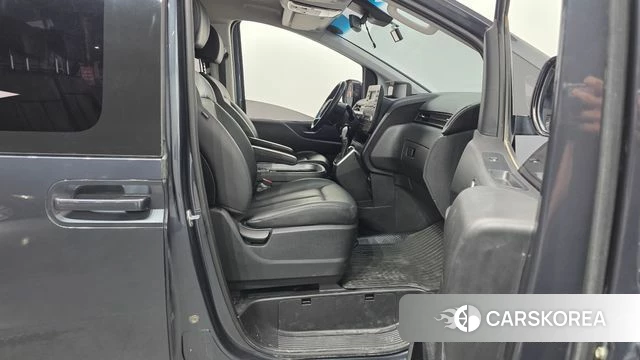 Hyundai Staria 2023 Синий из Кореи, фото 2