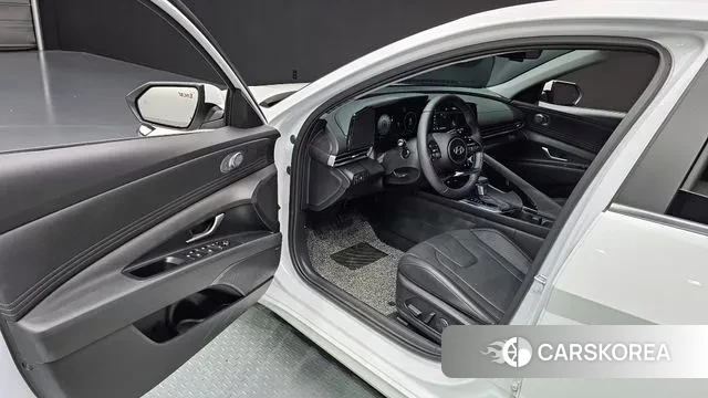 Hyundai The New Avante (CN7) 2024 Белый из Кореи, фото 2