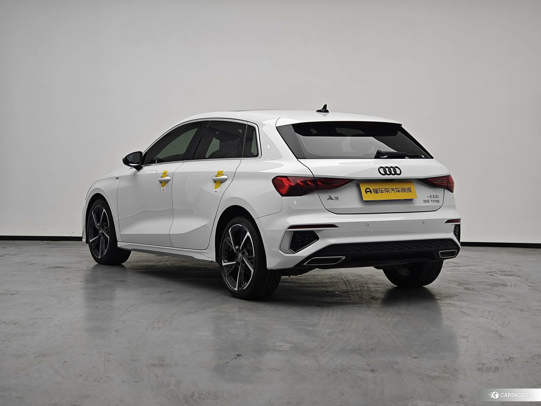 Audi A3 2021 Белый из Китая, фото 2