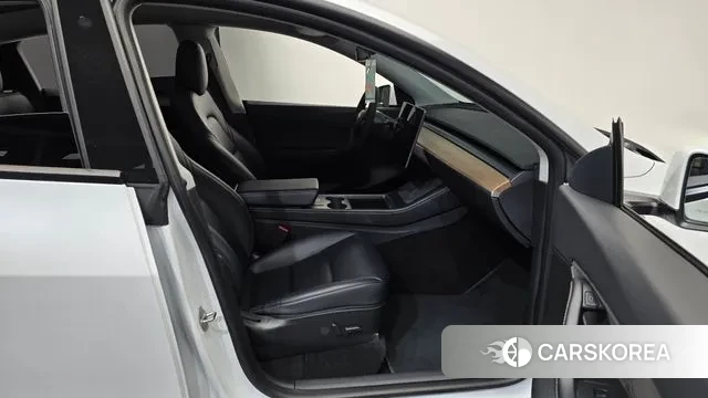 Tesla Model Y 2021 Белый из Кореи, фото 2