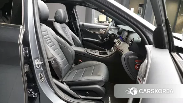 Mercedes-Benz E-Class W213 2022 Серый из Кореи, фото 2