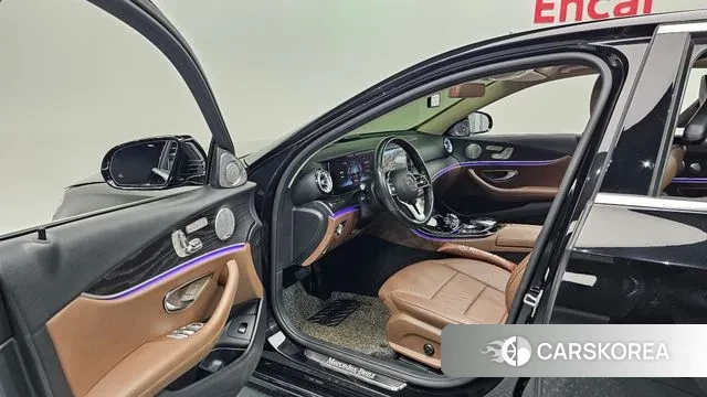 Mercedes-Benz E-Class W213 2018 Черный из Кореи, фото 2