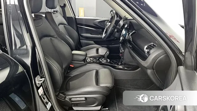 Mini Cooper Clubman 2023 Черный из Кореи, фото 2