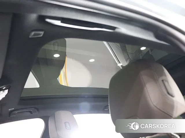 BMW 5 Series (G60) 2024 Цвет галактики из Кореи, фото 2