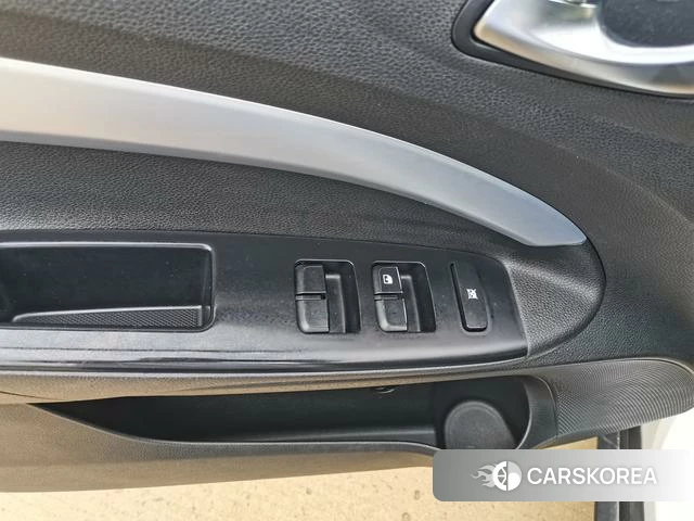 Kia Yi Ran 2022 Белый из Китая, фото 2