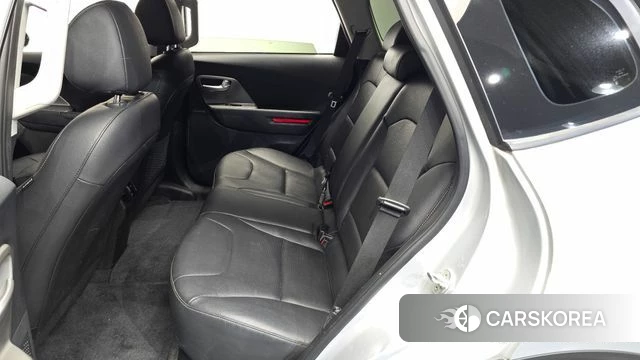 Kia Niro Plus 2022 Серебряный из Кореи, фото 2