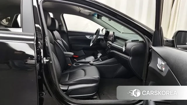 Kia The New K3 2nd generation 2021 Черный из Кореи, фото 2