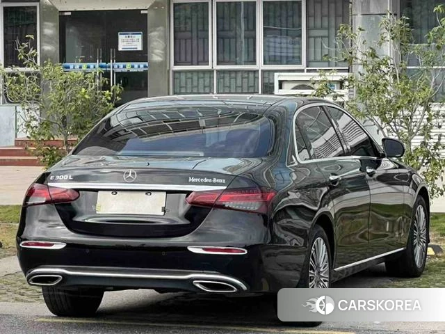 Mercedes-Benz E-class 2024 Черный из Китая, фото 2