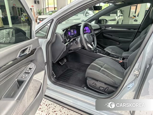 Volkswagen Golf 2023 Темно-серый из Китая, фото 2