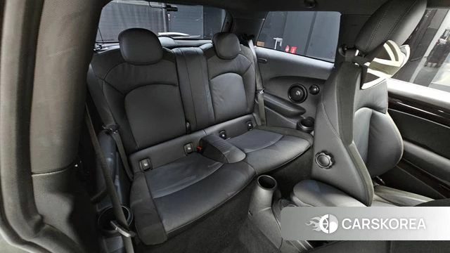 Mini Cooper Electric 2023 Черный из Кореи, фото 2
