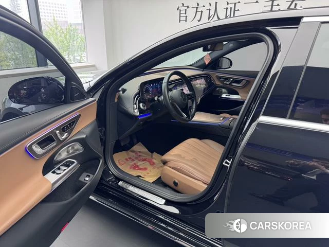 Mercedes-Benz E-class 2024 Черный из Китая, фото 2