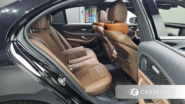 Mercedes-Benz E-Class W213 2023 Черный из Кореи, фото 2
