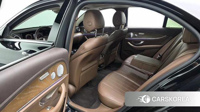 Mercedes-Benz E-Class W213 2019 Черный из Кореи, фото 2