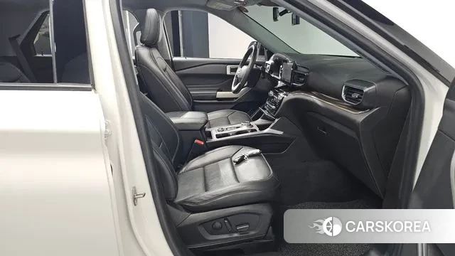 Ford Explorer 6th Generation 2022 Белый из Кореи, фото 2