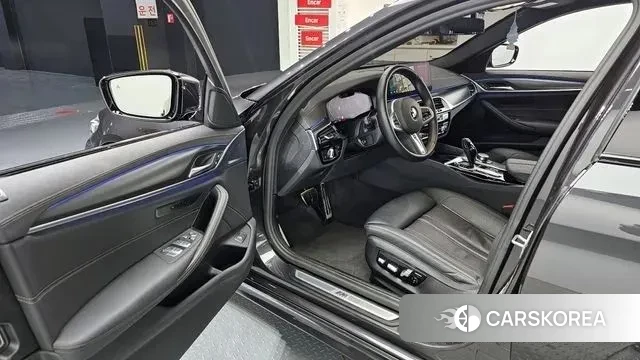 BMW 5 Series (G30) 2022 Серый из Кореи, фото 2