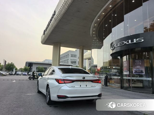 Lexus ES 2025 Белый из Китая, фото 2