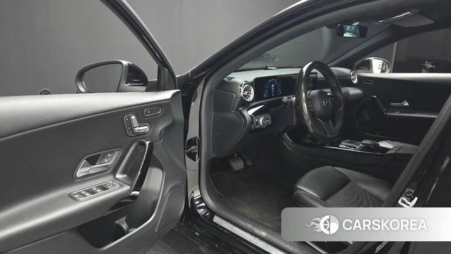 Mercedes-Benz A-Class W177 2019 Черный из Кореи, фото 2