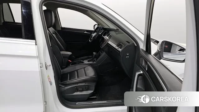 Volkswagen Tiguan second Generation 2019 Белый из Кореи, фото 2