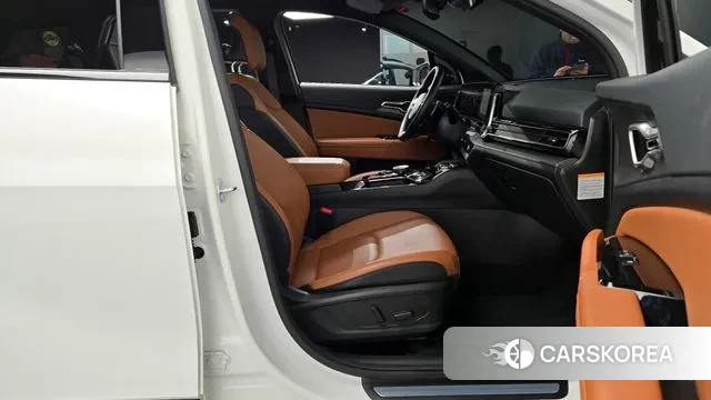 Kia Sportage 5th Generation Hybrid 2023 Белый из Кореи, фото 2