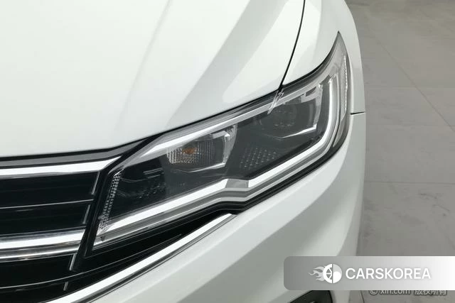 Volkswagen Bora 2021 Белый из Китая, фото 2