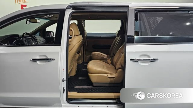 Kia The New Carnival 2018 Белый из Кореи, фото 2