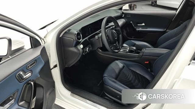 Mercedes-Benz A-Class W177 2019 Белый из Кореи, фото 2