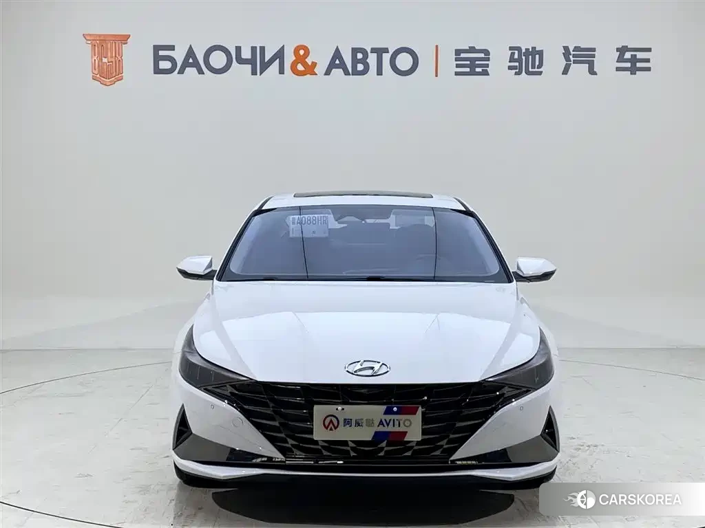 Hyundai Elantra 2023 Белый из Китая, фото 3