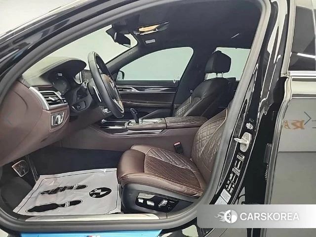 BMW 7 Series (G11) 2021 Черный из Кореи, фото 2