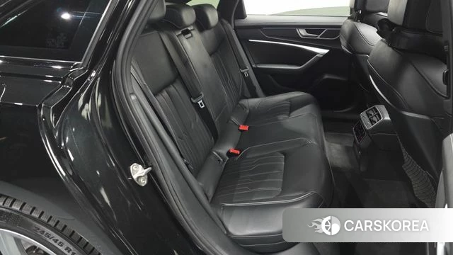 Audi A6 (C8) 2025 Черный из Кореи, фото 2