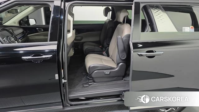 Kia The New Carnival 4th Generation 2024 Черный из Кореи, фото 2