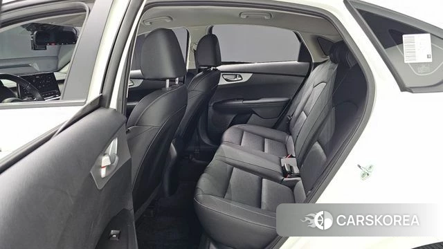 Kia The New K3 2nd generation 2022 Белый из Кореи, фото 2