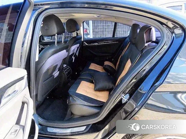 BMW 5 Series (G30) 2018 Черный из Кореи, фото 2